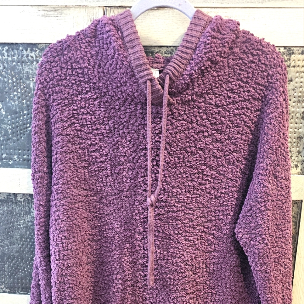 NWOT On Trend Popcorn Zenana Sweater